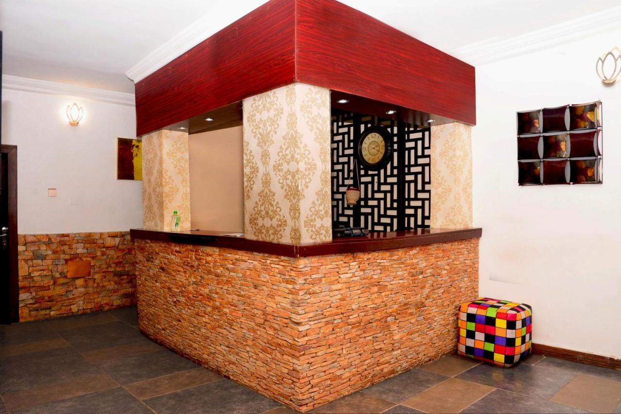Connecting Lagos Suites Екстериор снимка